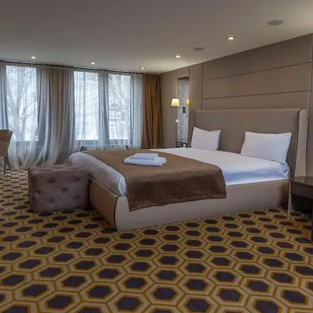 Putney Hotel; Bw Signature Collection 4*