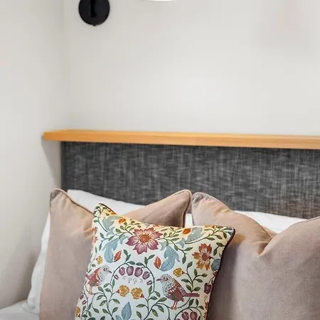 Stylish One Bedroom Apartment London