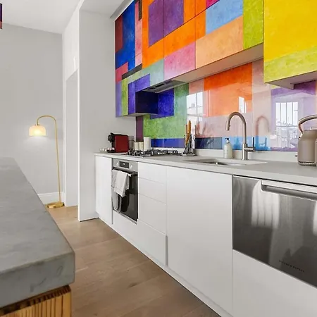 Stylish One Bedroom *