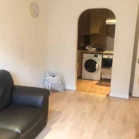 Cosy 1 Bed Flat In Colliers Wood アパート ミッチャム