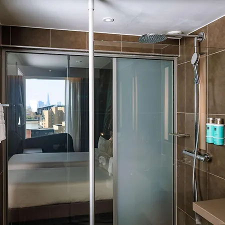 Novotel Canary Wharf 4*
