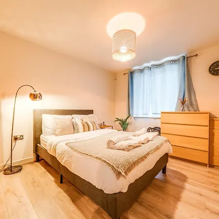 Canary Wharf O2 Excel Flat With Parking & Balcony 伦敦