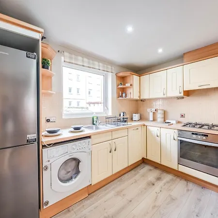 Canary Wharf O2 Excel Flat With Parking & Balcony
