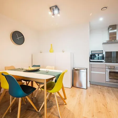 Pass The Keys 3 Bed 2 Bath With Stunning Views From The 8th Fl