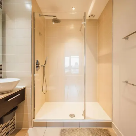 Pass The Keys 3 Bed 2 Bath With Stunning Views From The 8th Fl Apartment London