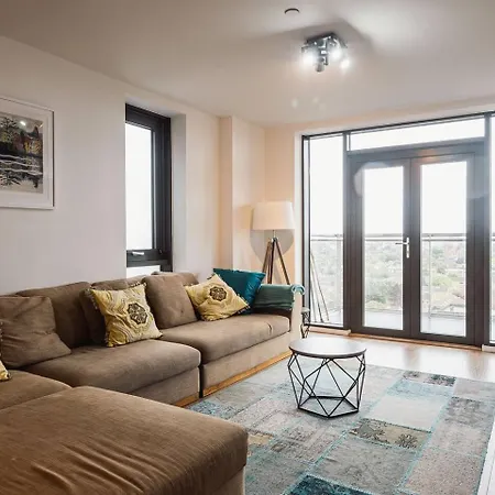 Apartment Pass The Keys 3 Bed 2 Bath With Stunning Views From The 8th Fl London