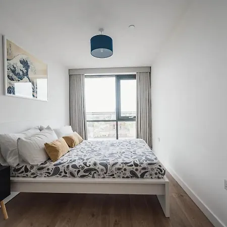 Pass The Keys 3 Bed 2 Bath With Stunning Views From The 8th Fl Apartment