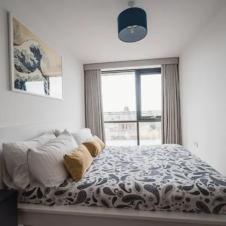 Pass The Keys 3 Bed 2 Bath With Stunning Views From The 8th Fl Apartment London