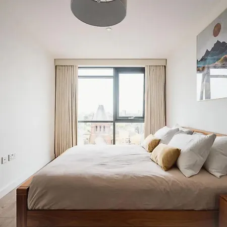 Pass The Keys 3 Bed 2 Bath With Stunning Views From The 8th Fl *