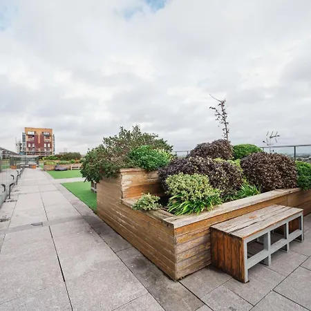 Pass The Keys 3 Bed 2 Bath With Stunning Views From The 8th Fl London