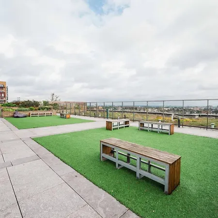 Pass The Keys 3 Bed 2 Bath With Stunning Views From The 8th Fl Apartment *