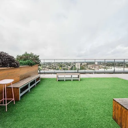 Pass The Keys 3 Bed 2 Bath With Stunning Views From The 8th Fl London