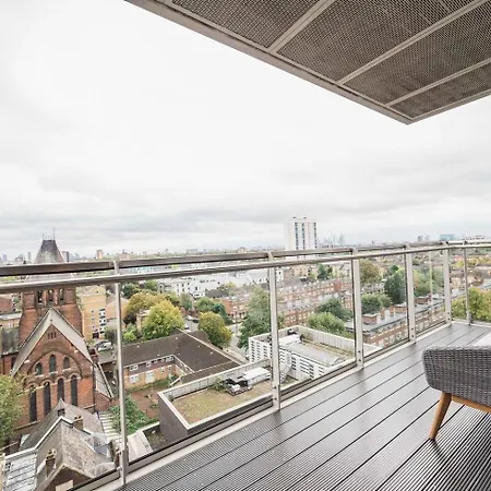 Pass The Keys 3 Bed 2 Bath With Stunning Views From The 8th Fl London