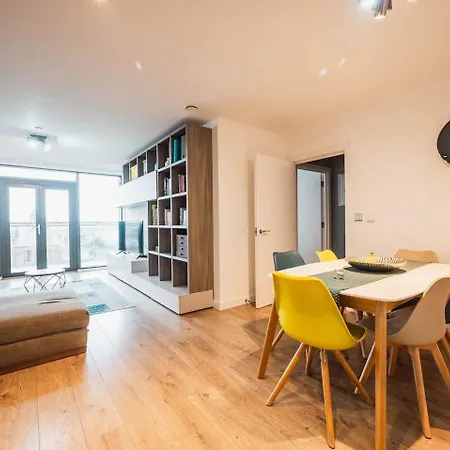 Apartment Pass The Keys 3 Bed 2 Bath With Stunning Views From The 8th Fl *