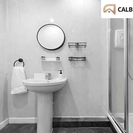 Apartment Urban Hideaway, Private Garden, 2 Mins To Station *