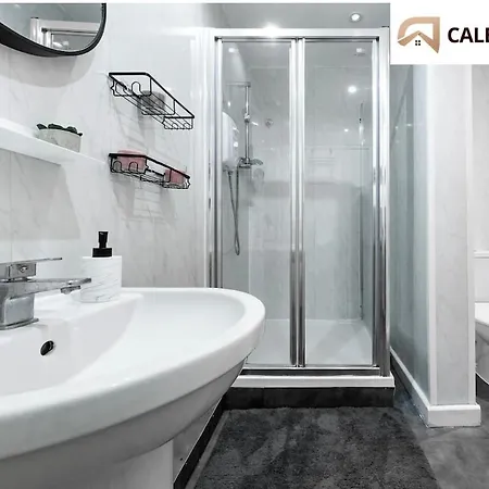 Urban Hideaway, Private Garden, 2 Mins To Station London