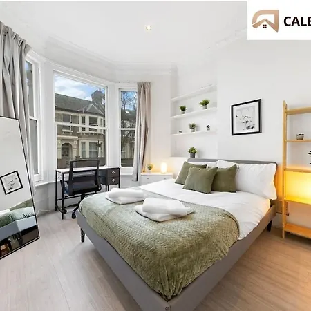 Urban Hideaway, Private Garden, 2 Mins To Station London