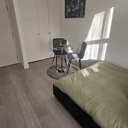 Bright Apt, Great Connection 2b Daire Londra