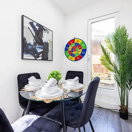 Temple Chambers , Long , Weekly & Monthly Offers , Contractors , Relocations , Leisure & Family Apartment Croydon