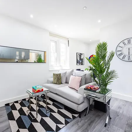 Temple Chambers , Long , Weekly & Monthly Offers , Contractors , Relocations , Leisure & Family Apartment