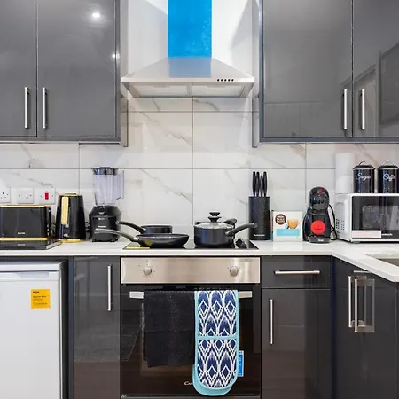 Apartment Temple Chambers , Long , Weekly & Monthly Offers , Contractors , Relocations , Leisure & Family