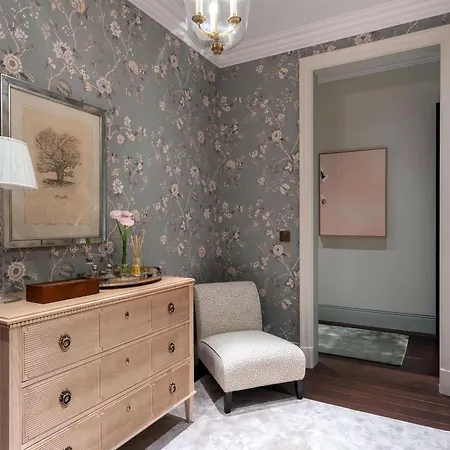 Three Bedroom With Pool And Apartment *