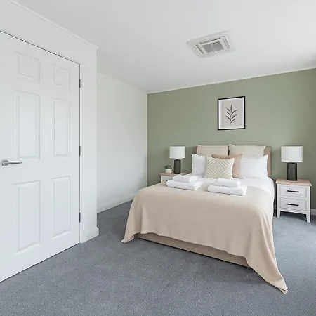 Apartament Bright Private - Peaceful Morden Location Londyn