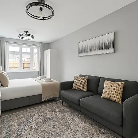 Bright Private - Peaceful Morden Location *