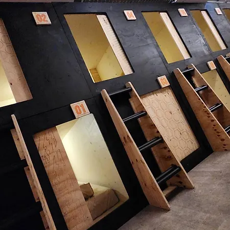 Hotel Komo Pods *