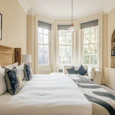 The Egerton - Luxury * London