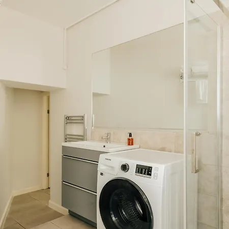 The Egerton - Luxury Apartment London