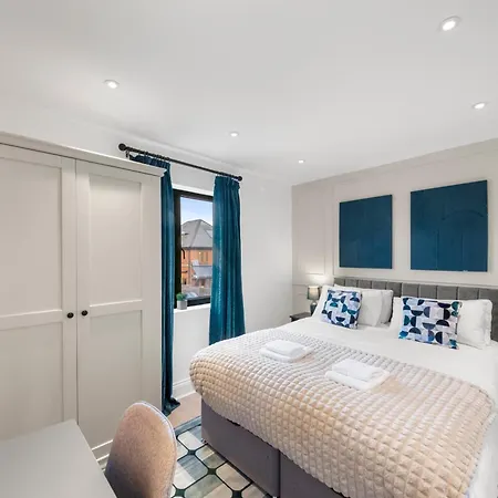 Relax In Style I Business & Leisure I Free Parking London