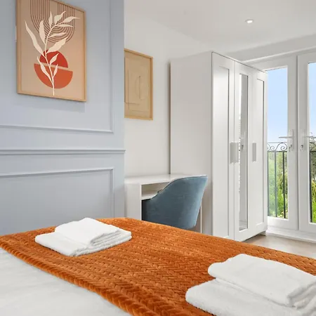 Relax In Style I Business & Leisure I Free Parking Apartment
