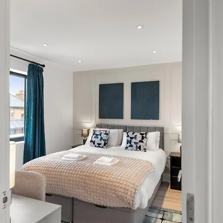 Relax In Style I Business & Leisure I Free Parking London