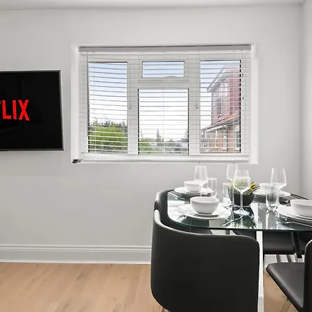 Relax In Style I Business & Leisure I Free Parking Apartment London