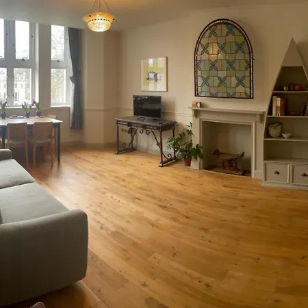 Garden View Flat On Georgian Square In Fitzrovia Appartement
