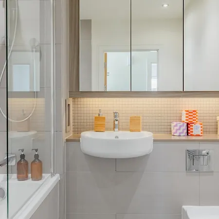 Gorgeous 1bd Flat With Incredible Views Of The O2 * Λονδίνο