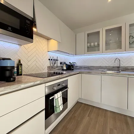 George's Place In Wembley - Close To Wembley Stadium & Wembley Arena