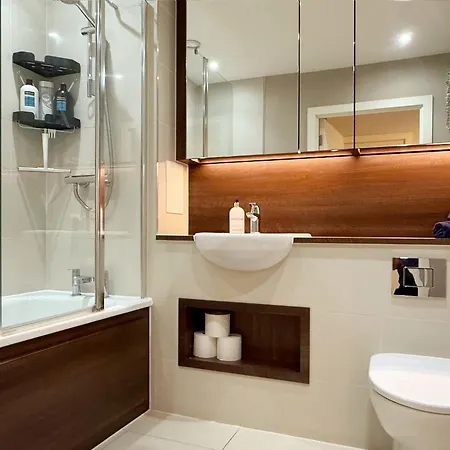 George's Place In Wembley - Close To Wembley Stadium & Wembley Arena Apartamento Londres