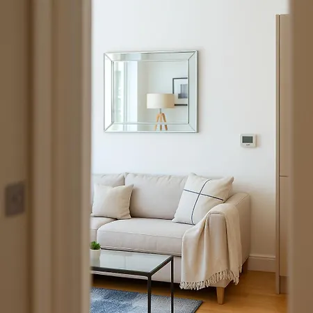 Apartment Urban Living In Style In Canary Wharf London