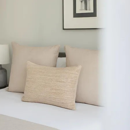 Urban Living In Style In Canary Wharf