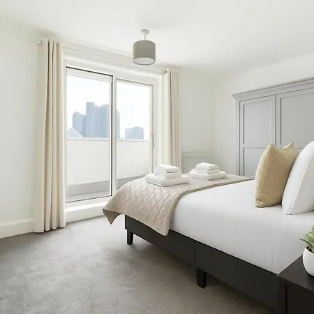 2 Bed In Canary Wharf