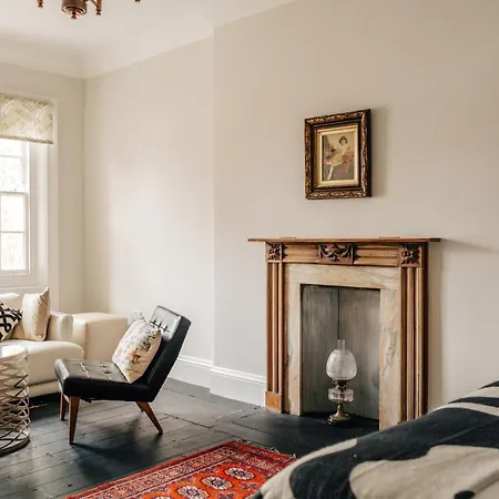 The Egerton - Luxury Apartment