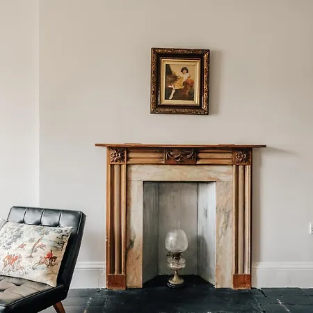 The Egerton - Luxury Apartment London