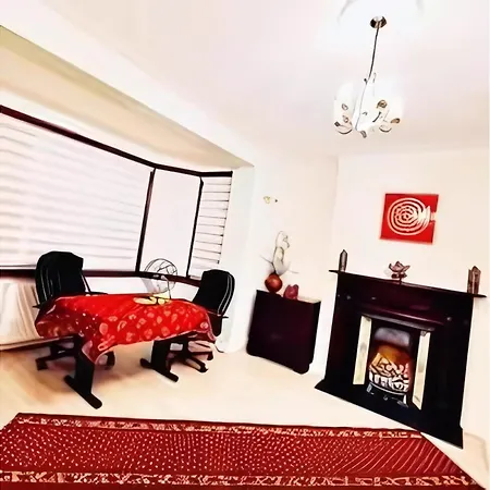 Pensjonat Beautiful Double En-suite Room, Separate Entrance, Ilford, Line Gants Hill, Free Parking Ilford
