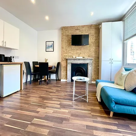 A Fantastic One Double Bedroom Flat * Londyn