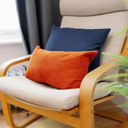 Apartment Bright, Spacious 2-bed, 5 Mins From Tube, Sleeps 4 Pass The Keys