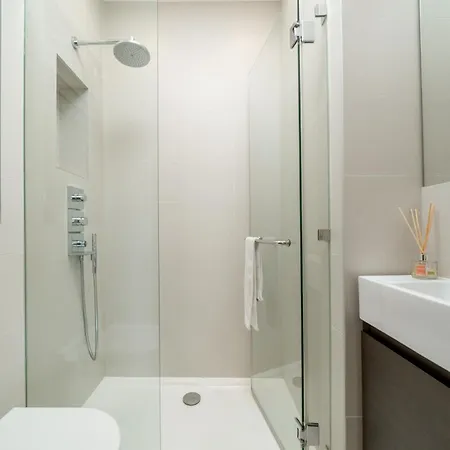 Hyde Park Gardens Gem - Niru Experience Apartment *