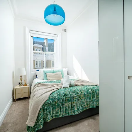 Hyde Park Gardens Gem - Niru Experience * London