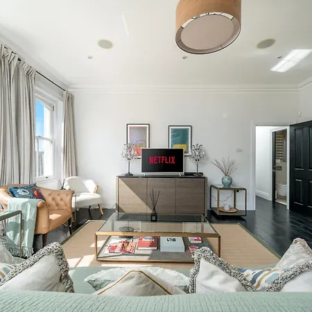 Hyde Park Gardens Gem - Niru Experience